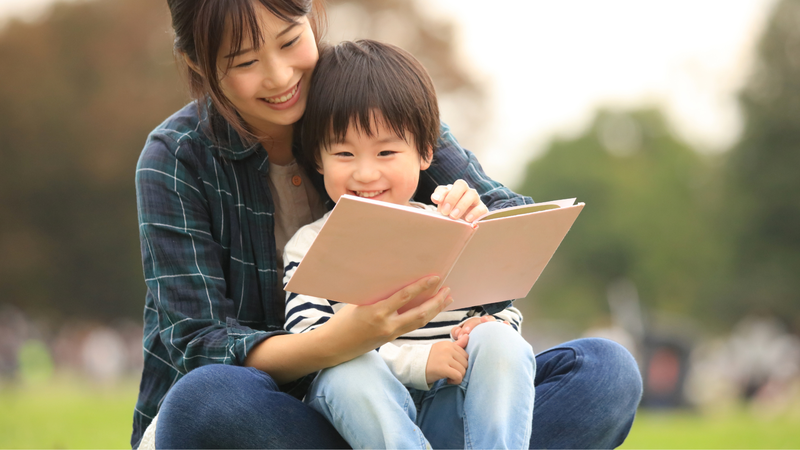 Khi nào nên bắt đầu đọc sách cho bé – Hành trình nuôi dưỡng tâm hồn từ những trang sách đầu đời